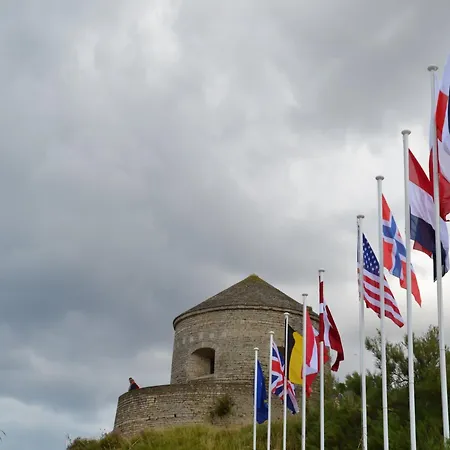 Near Omaha Normandy, Cleaning Included Feriehus *