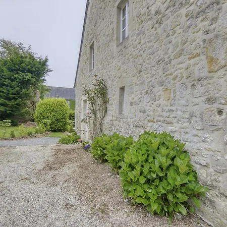 Near Omaha Normandy, Cleaning Included *